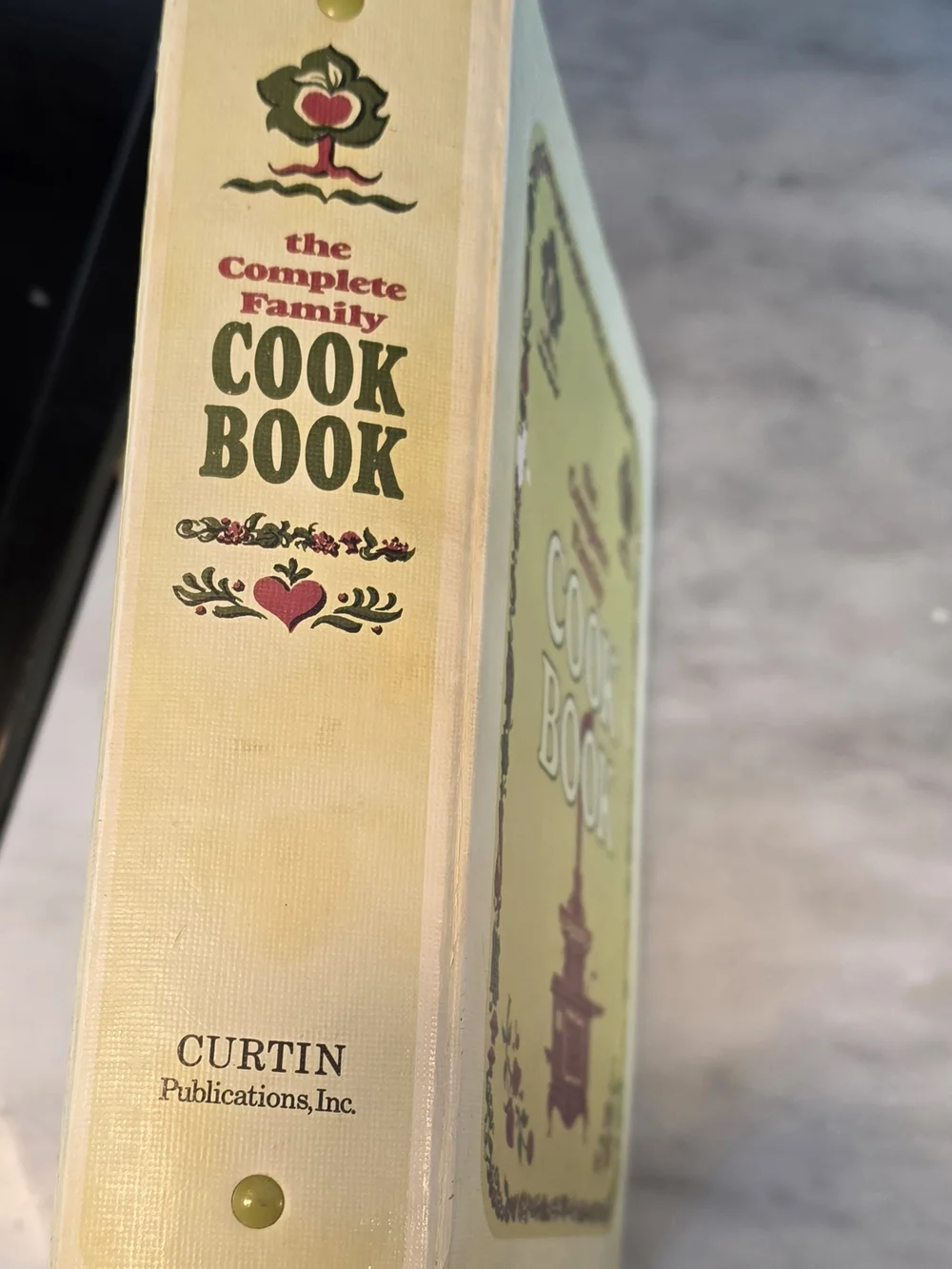 The Complete Family Cook Book - Yellow